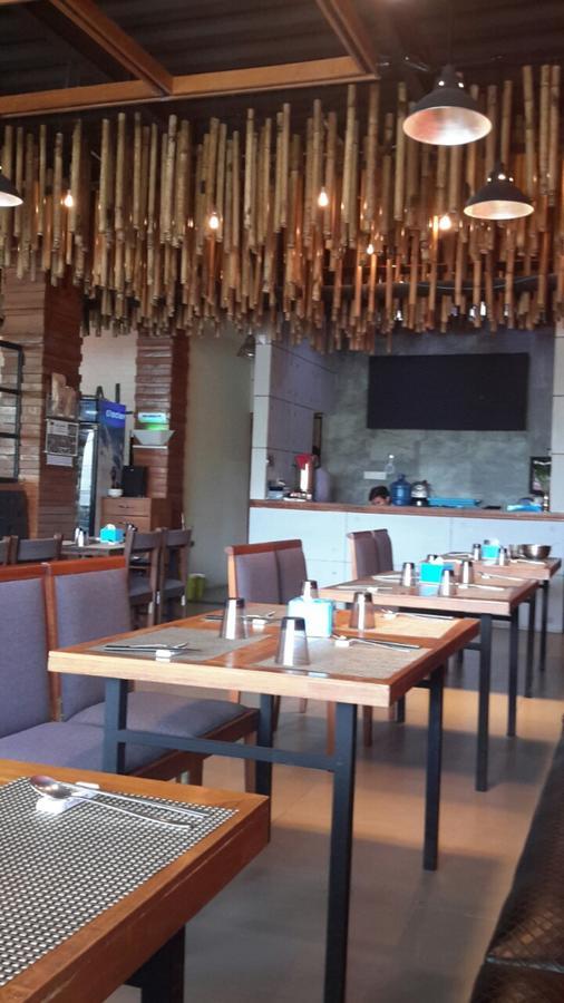 Hotel 9 Mile ย่างกุ้ง ภายนอก รูปภาพ