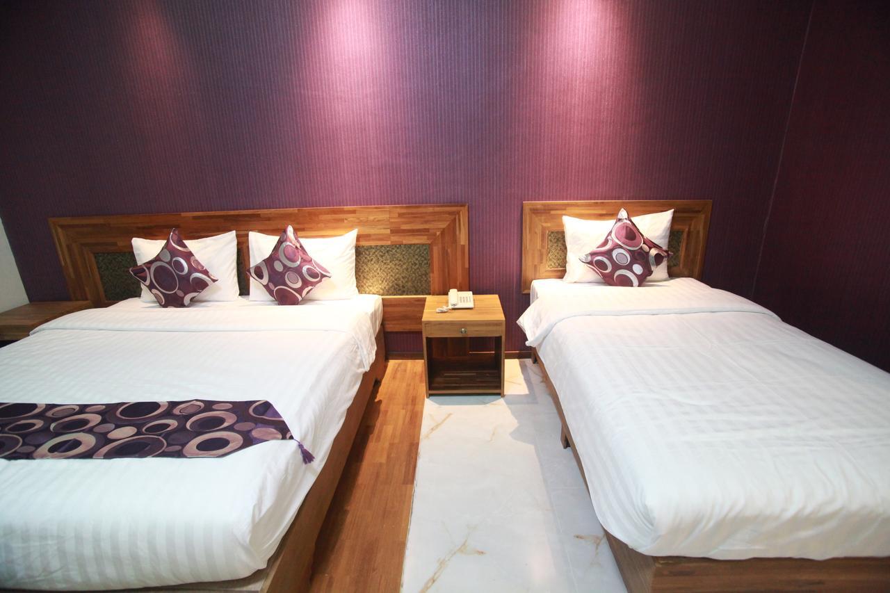 Hotel 9 Mile ย่างกุ้ง ภายนอก รูปภาพ